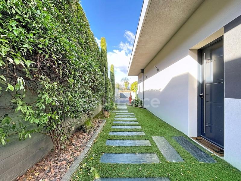 Villa - 145 m² - 6 pièces