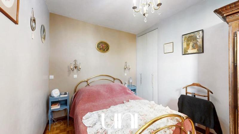 Maison - 220 m² - 8 pièces