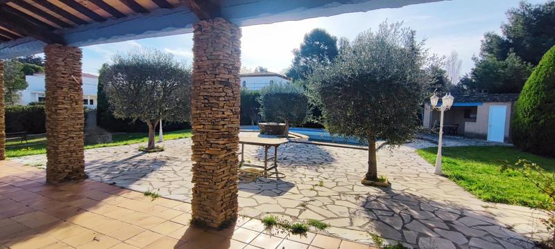 Maison - 256 m² - 6 pièces