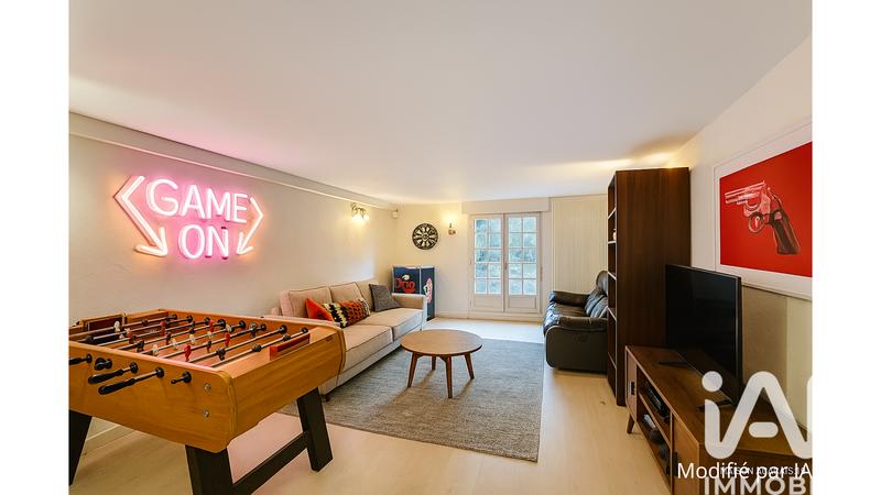 Maison - 210 m² - 6 pièces