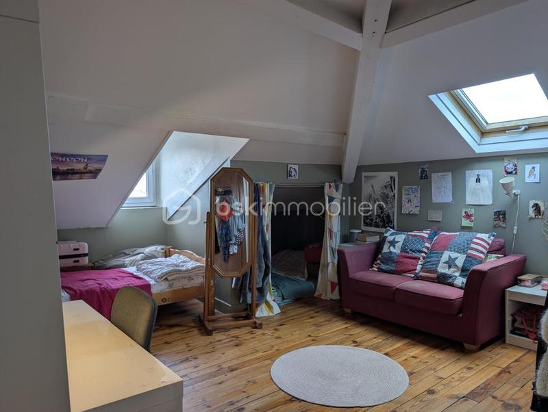 Demeure - 233 m² - 10 pièces