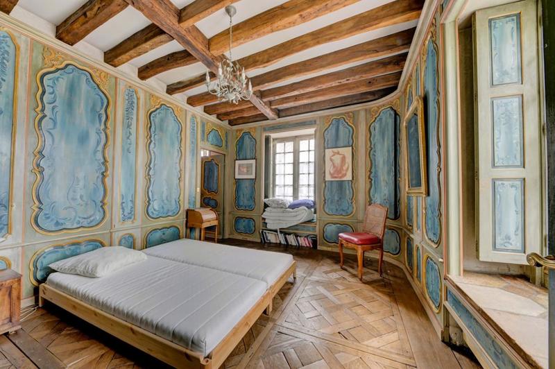 Maison - 573 m² - 6 pièces