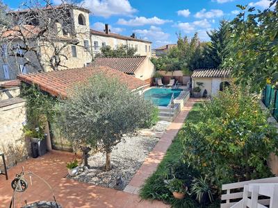 Maison - 273 m² - 10 pièces