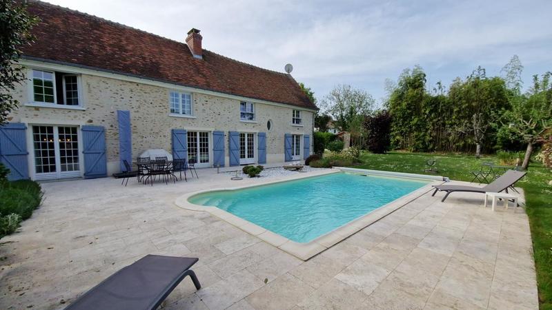 Maison - 204 m² - 6 pièces