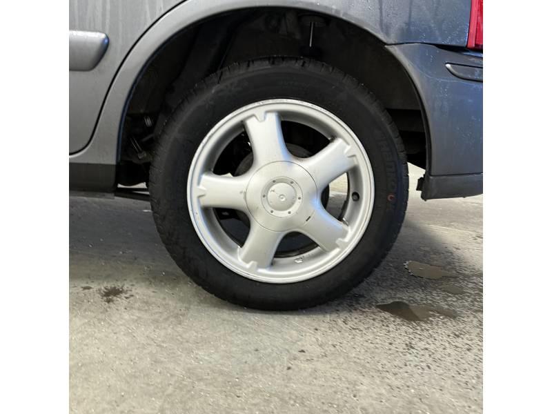 Nissan Micra 1.2i - 80 Acenta Pack a