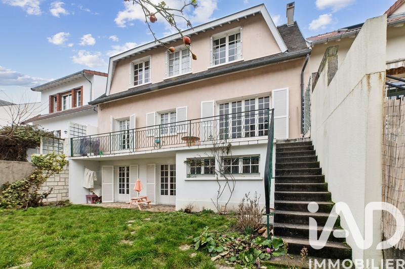 Maison - 195 m² - 8 pièces