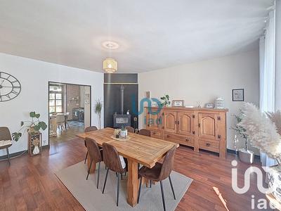 Maison - 233 m² - 7 pièces