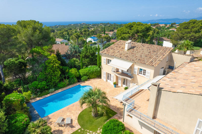 Villa - 350 m² - 8 pièces