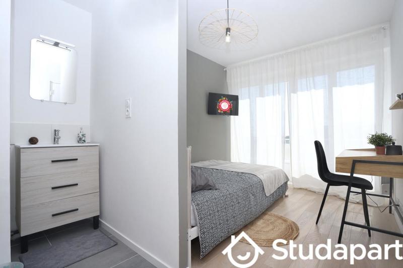 Chambre - 12 m² - 1 pièce