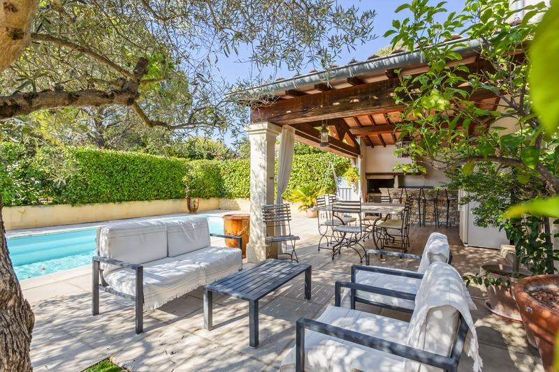 Maison - 210 m² - 8 pièces