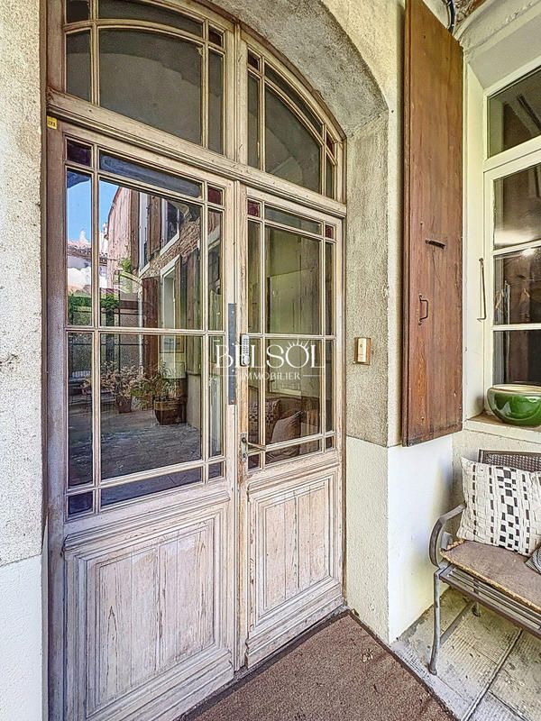 Maison - 300 m² - 8 pièces