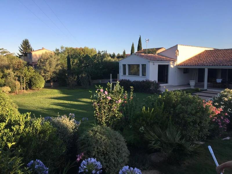 Maison - 205 m² - 7 pièces