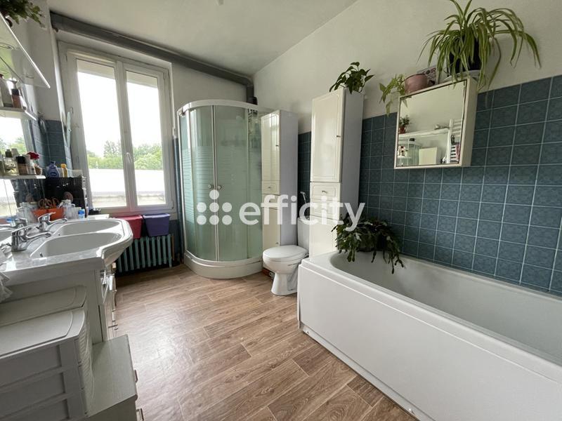 Maison ancienne - 177 m² - 10 pièces