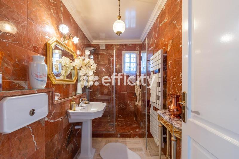 Maison - 193 m² - 7 pièces