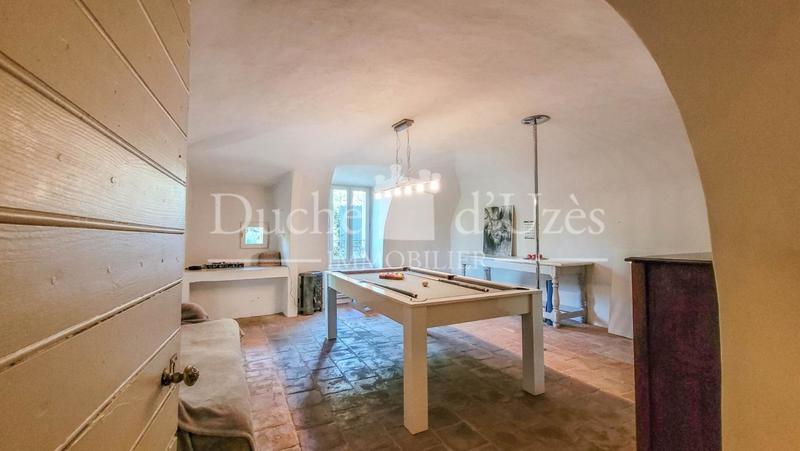 Propriété - 215 m² - 7 pièces
