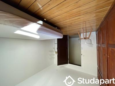 Chambre - 10 m² - 1 pièce