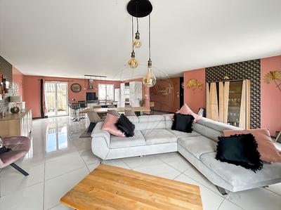 Maison - 110 m² - 4 pièces