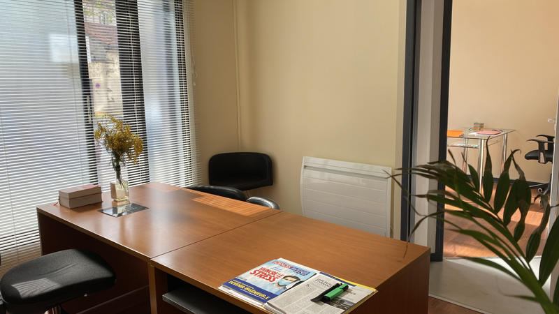 Local commercial - 147 m² - 6 pièces