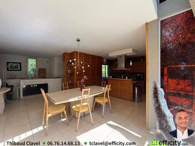 Maison - 200 m² - 6 pièces