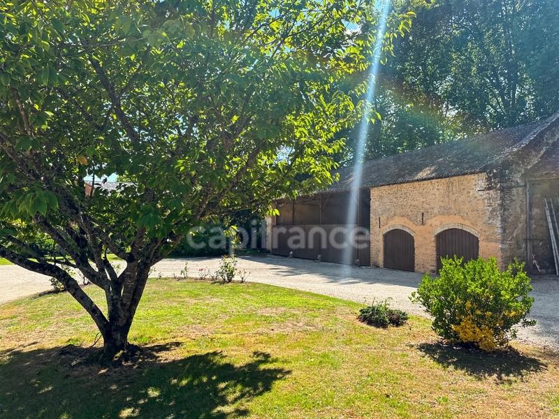 Propriété - 360 m² - 10 pièces