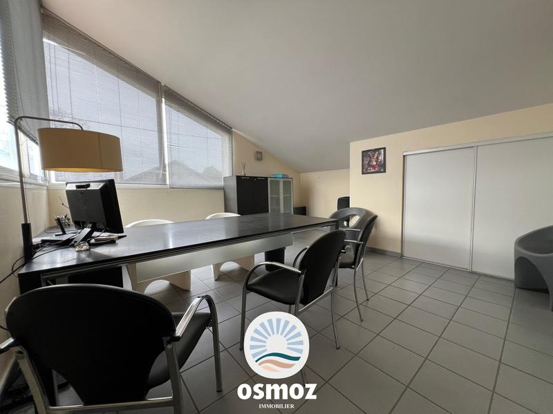 Bureau - 239 m² - 9 pièces