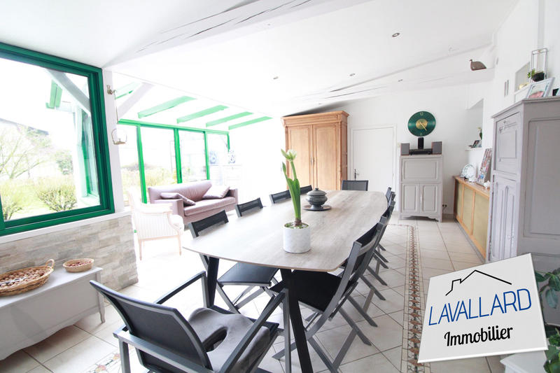 Maison traditionnelle - 209 m² - 6 pièces