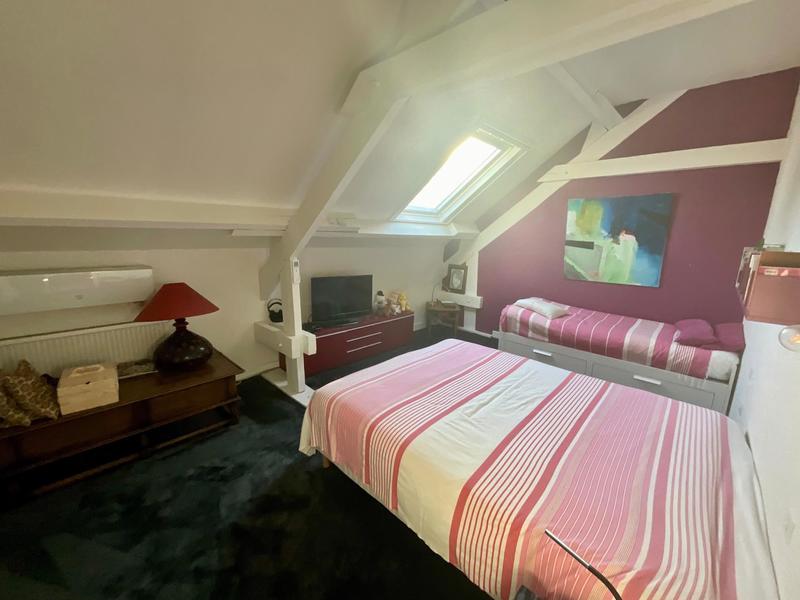 Propriété - 350 m² - 6 pièces