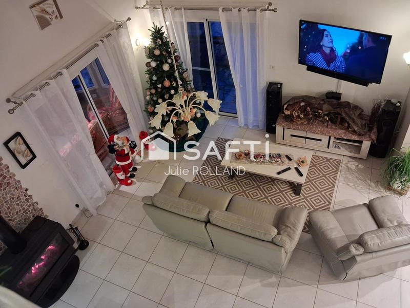 Maison - 250 m² - 8 pièces