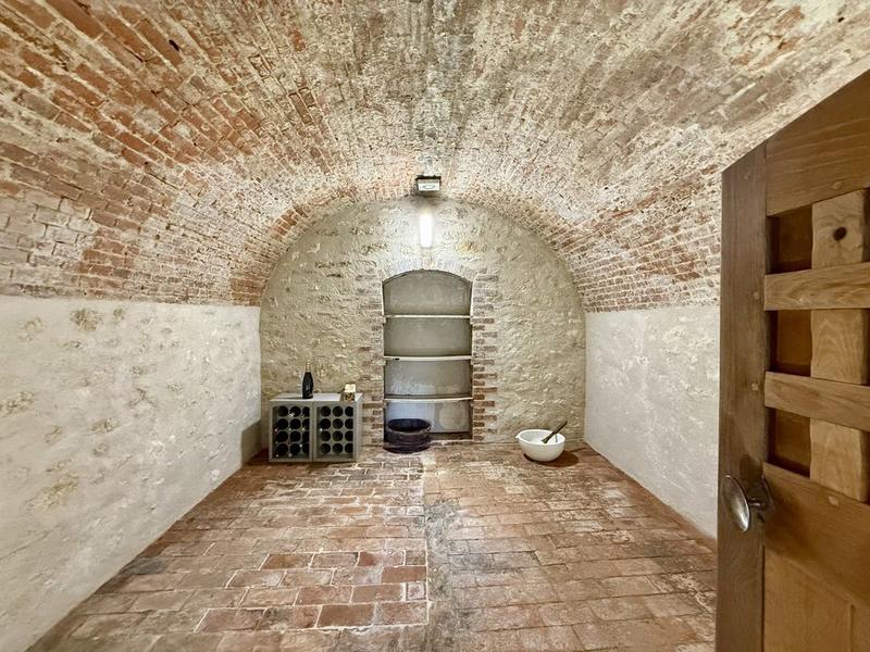 Propriété - 318 m² - 7 pièces