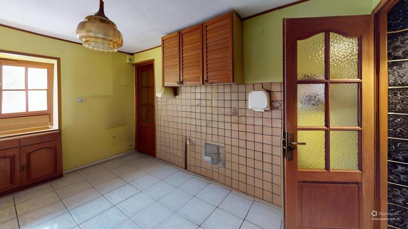 Maison - 180 m² - 9 pièces