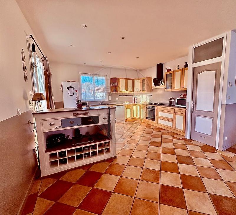 Maison - 138 m² - 5 pièces