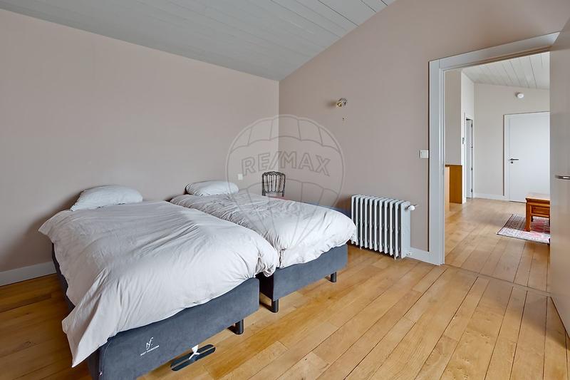 Propriété - 330 m² - 7 pièces