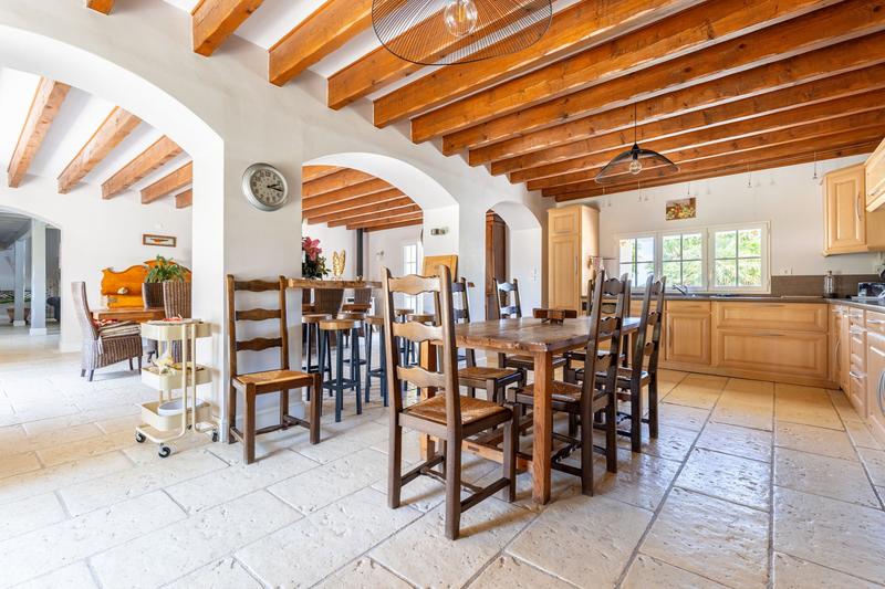 Maison - 400 m² - 8 pièces