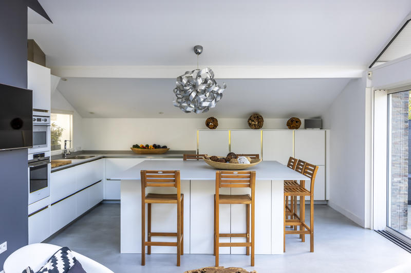 Maison - 300 m² - 10 pièces