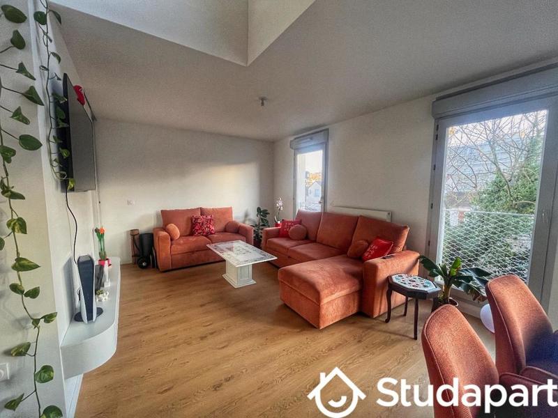 Chambre - 10 m² - 1 pièce