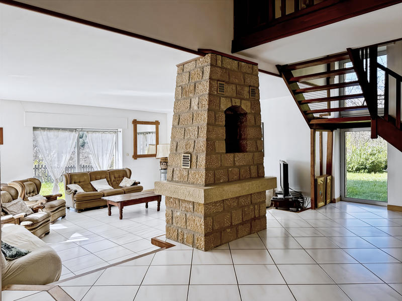 Propriété - 357 m² - 13 pièces