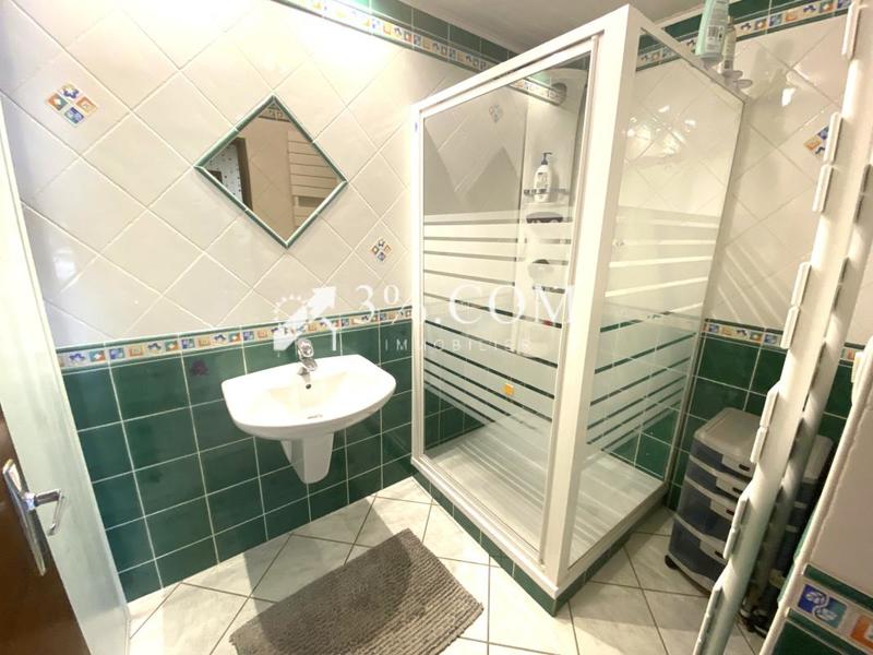 Maison - 230 m² - 8 pièces