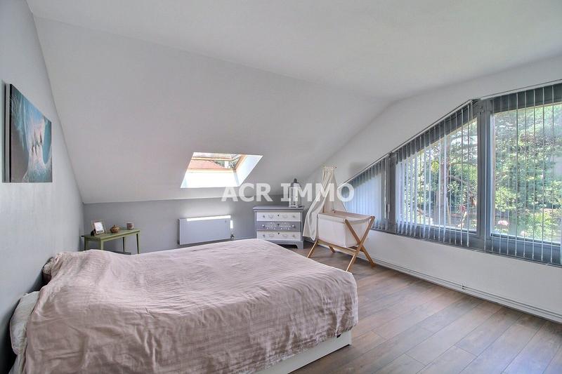 Maison - 254 m² - 9 pièces