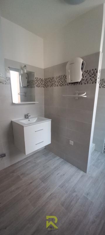 Immeuble - 75 m² - 5 pièces