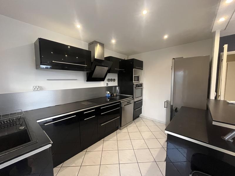 Appartement - 81 m² - 4 pièces