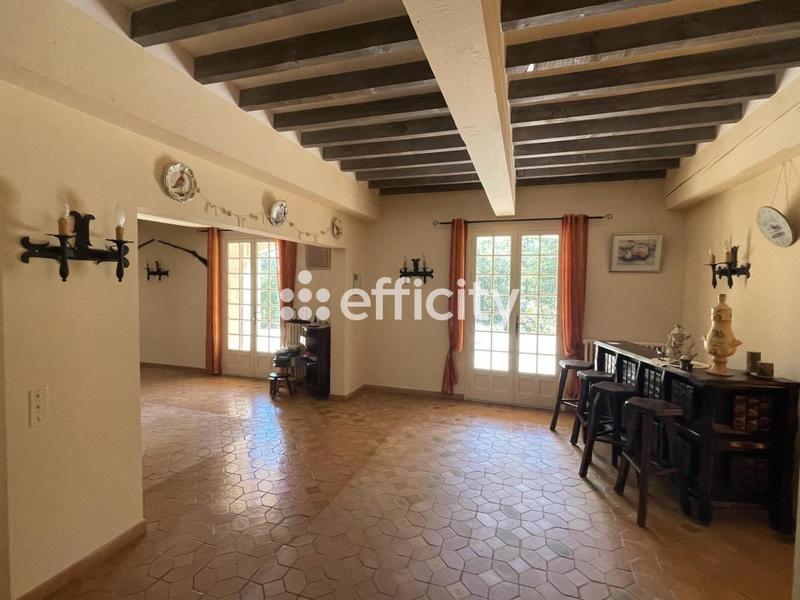 Maison - 258 m² - 9 pièces