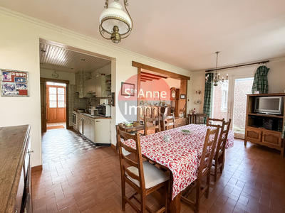 Maison - 203 m² - 7 pièces