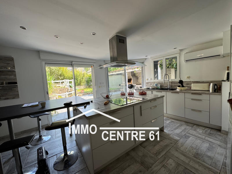 Maison - 228 m² - 8 pièces