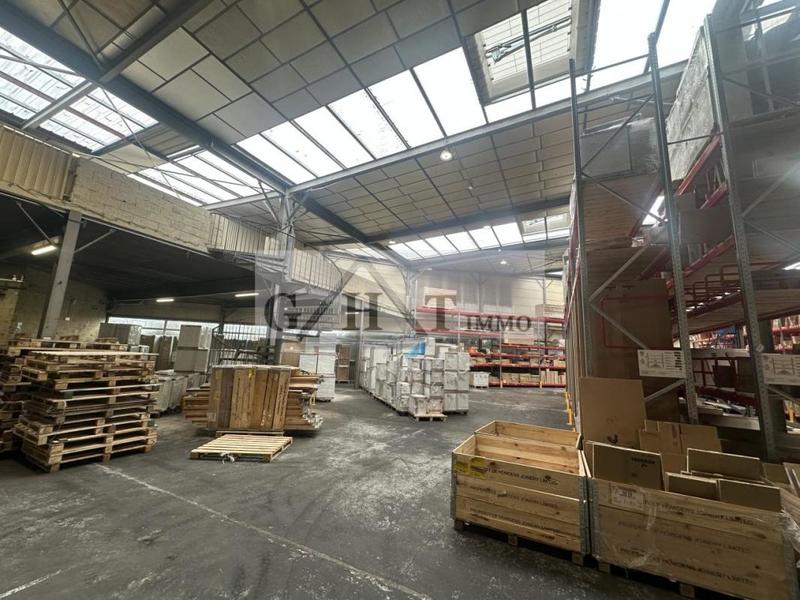 Entrepôt - 573 m²