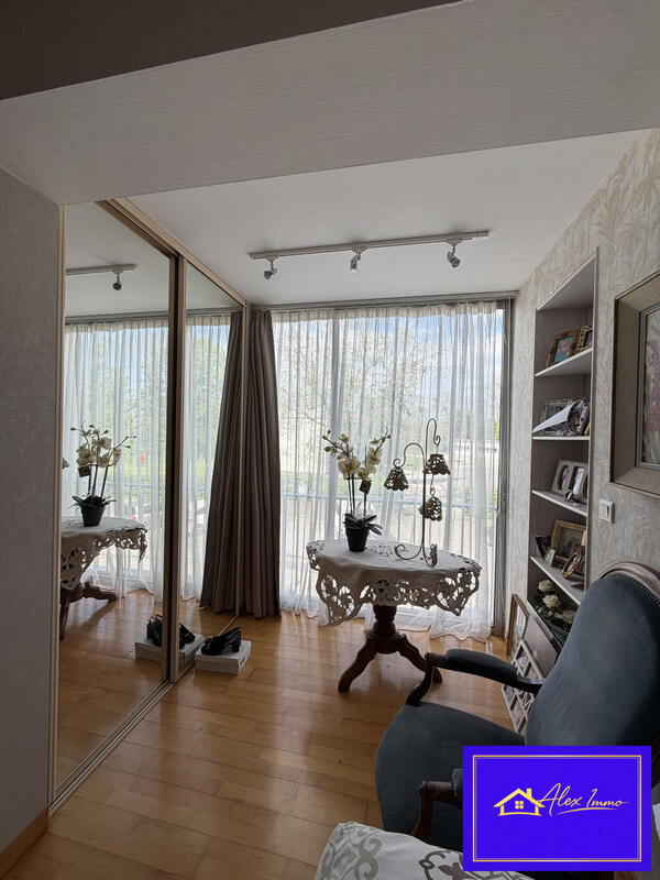 Appartement - 104 m² - 5 pièces