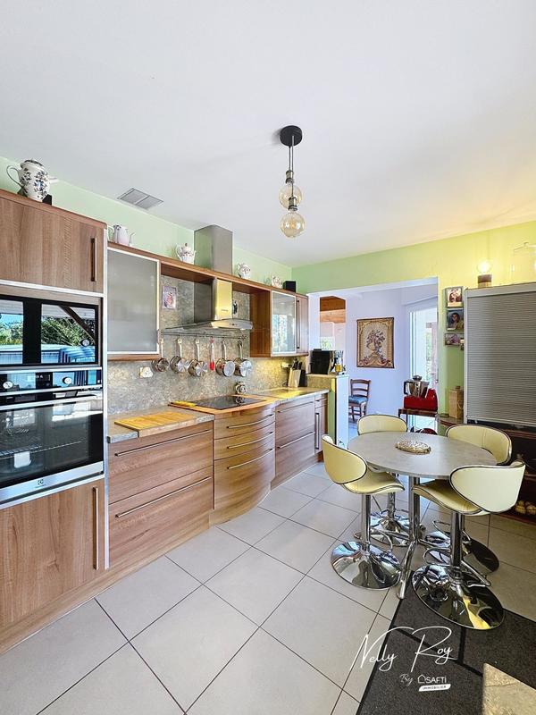 Maison - 163 m² - 7 pièces