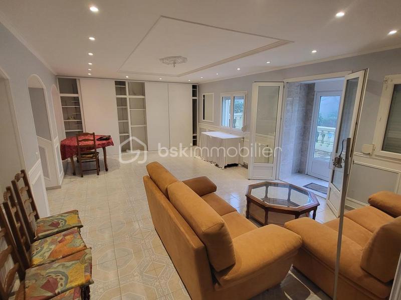 Maison - 140 m² - 5 pièces