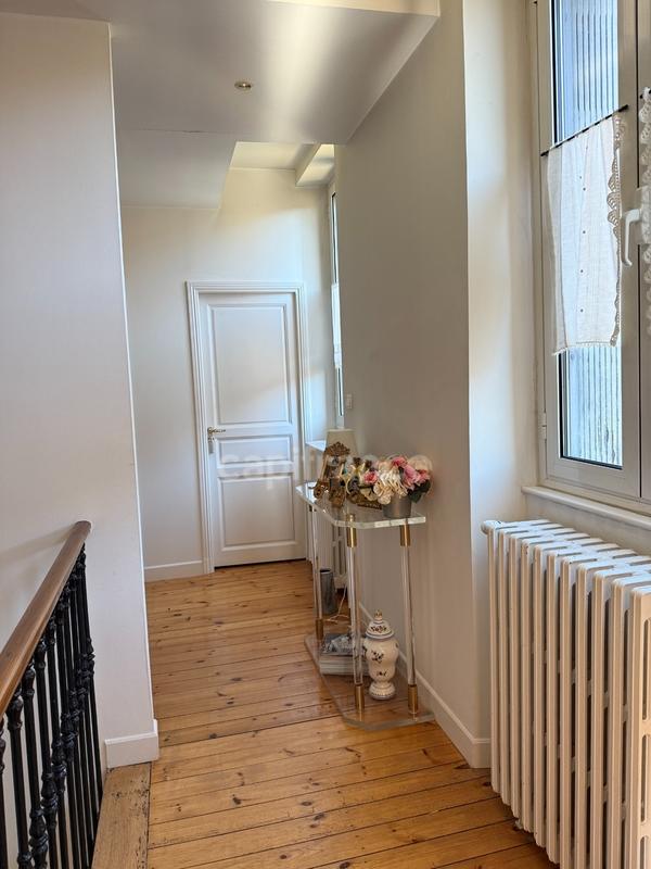 Maison - 295 m² - 7 pièces