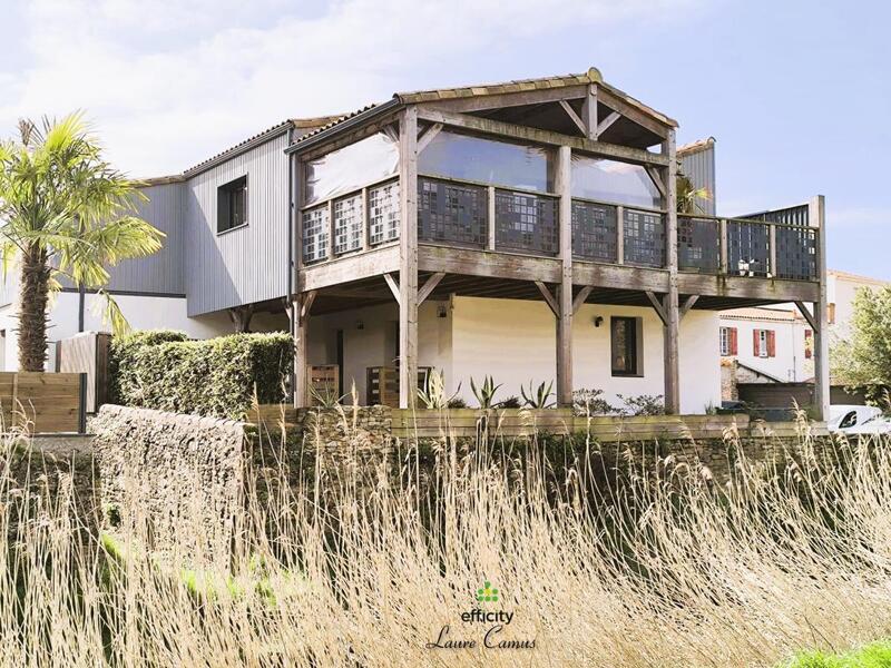 Maison - 213 m² - 6 pièces