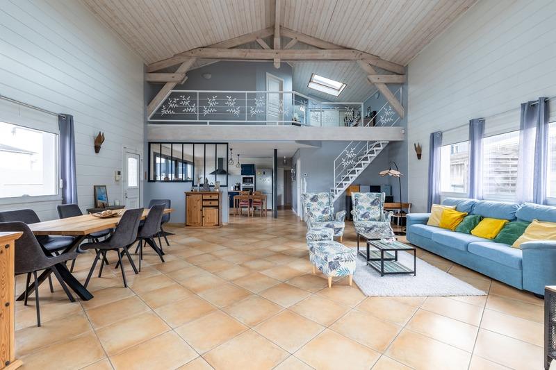 Maison - 301 m² - 11 pièces